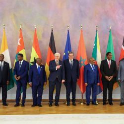 El presidente alemán Frank- Walter Steinmeier presenta una  foto familiar con líderes  africanos en el Palacio Bellevue  durante la cumbre de inversión                                      | Foto:Xinhua