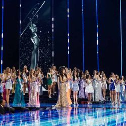 SAN SALVADOR, Candidatas a Miss Universo portando vestido de gala, durante la final del 72 certamen de Miss Universo en el Gimnasio Nacional José Adolfo Pineda, en el departamento de San Salvador, El Salvador. (Xinhua/Alexander Peña) (ap) (rtg) (ah) (da) | Foto:Xinhua