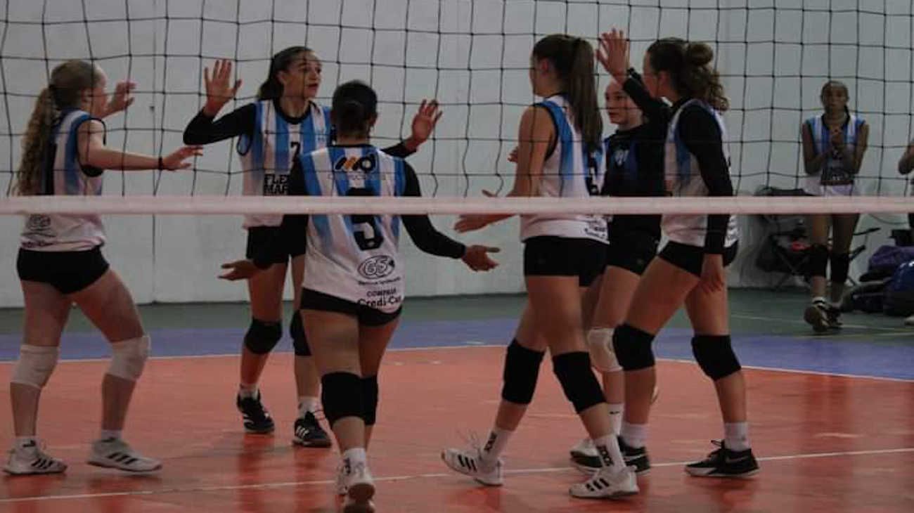 Las chicas del C.A. Sastre conquistaron invictas la Copa Argentina de clubes de vóley Sub-14.