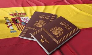 El pasaporte español, con acceso sin visa a 131 países. 