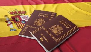 El pasaporte español, con acceso sin visa a 131 países. 