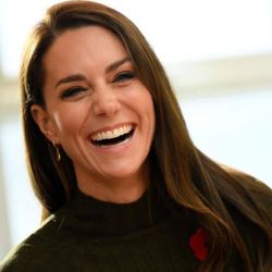 Kate Middleton lleva un look de combinación de colores que rompe las reglas: negro y marrón