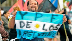 20231126_ypf_bandera_argentina_cedoc_g