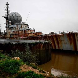 La fragata francesa Suffren, desmantelada, está atracada en el Gran Puerto Marítimo de Burdeos (puerto marítimo de Burdeos) a lo largo del río Garona en Bassens. Foto de Christophe ARCHAMBAULT / AFP | Foto:AFP