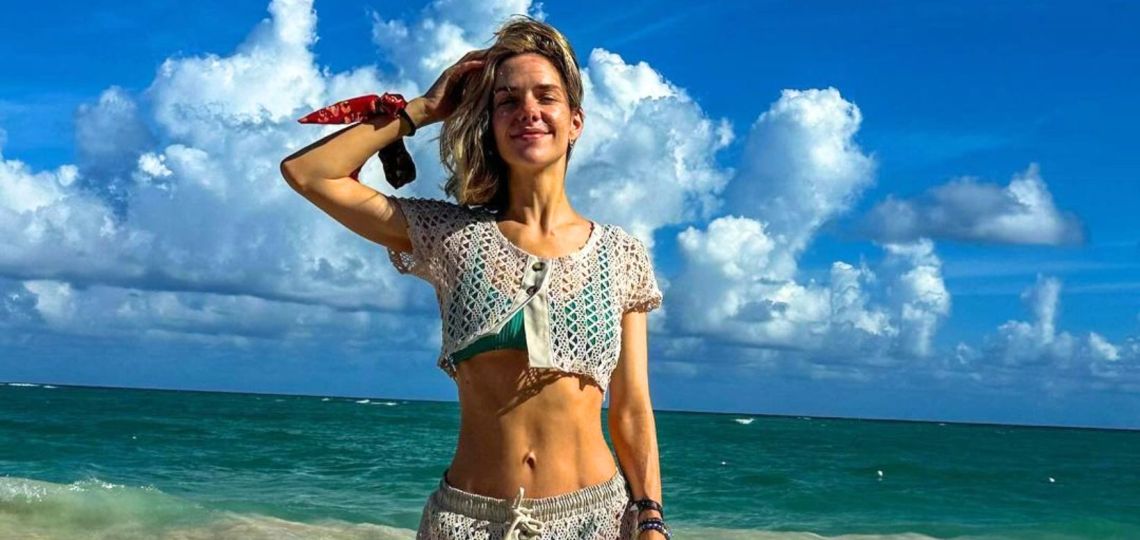 Julieta Nair Calvo tiene los mejores looks tejidos para ir a la playa este verano