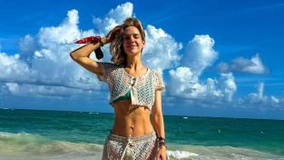 Julieta Nair Calvo tiene los mejores looks tejidos para ir a la playa este verano