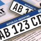 La Provincia implementará "una alternativa para identificar a los vehículos" ante la falta de chapas para las patentes