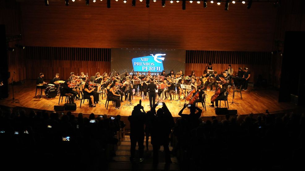 Centro Artístico Solidario Argentino en Premios Perfil 