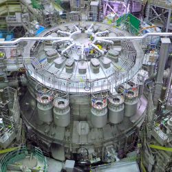 El JT-60SA, el reactor de fusión nuclear más grande del mundo construido hasta la fecha, antes de su inauguración prevista en la ciudad de Naka. Foto de AFP | Foto:AFP