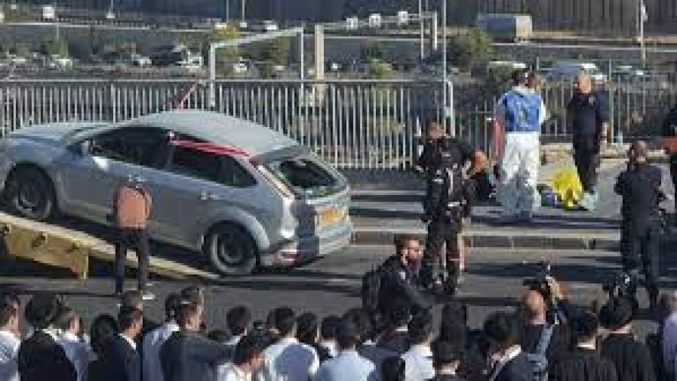 Tres israelíes muertos en un atentado en Jerusalén.