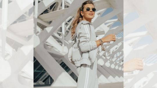 4 looks que combinan estilo y comodidad, ideales para tu próximo viaje en avión
