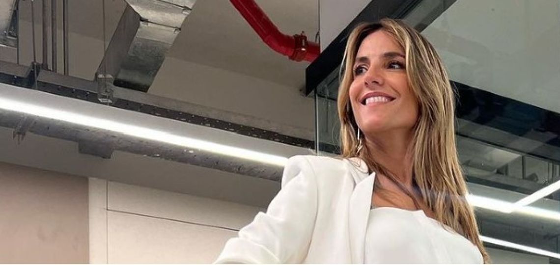 María Belén Ludueña inspira con sus blazers blancos ideales para la temporada