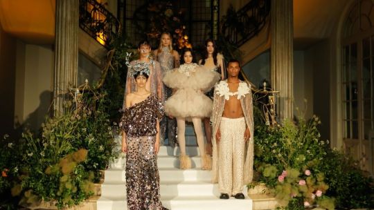 Las mejores fotos del desfile de Javier Saiach basado en un cuento de hadas