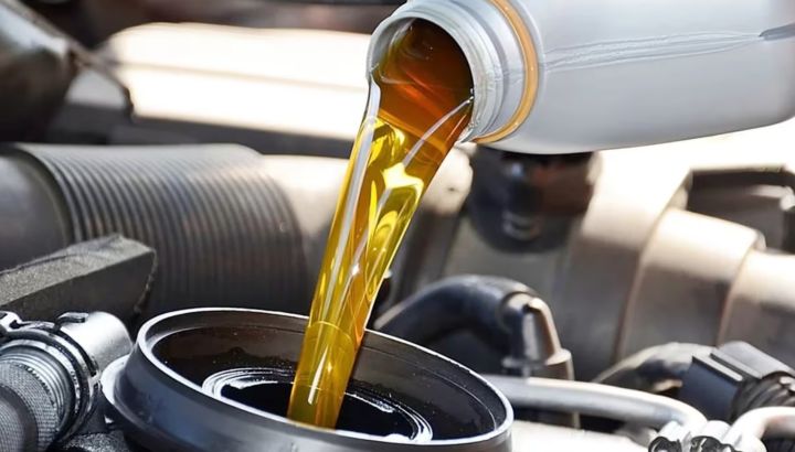 ¿Por qué hay que cambiar el aceite del auto?