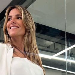 María Belén Ludueña y su impoluto look total white para la asunción de Jorge Macri