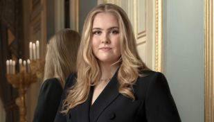 Los 20 años de la Princesa Amalia de Holanda: la heredera de Máxima que da el ejemplo al renunciar a un salario anual millonario