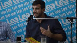 Presentación de "Digitalmente Rebeldes" de Mateo Bovio