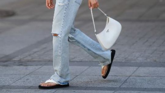 Las ‘flip flops’ o ‘chanclas’ marcaron el verano europeo y ahora llegan a la Argentina