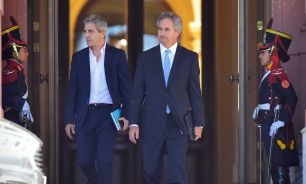 Caputo fue recibido por Milei para terminar de definir el plan económico 20231211
