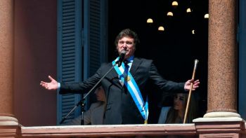 Milei, en el mítico balcón de la Casa Rosada 