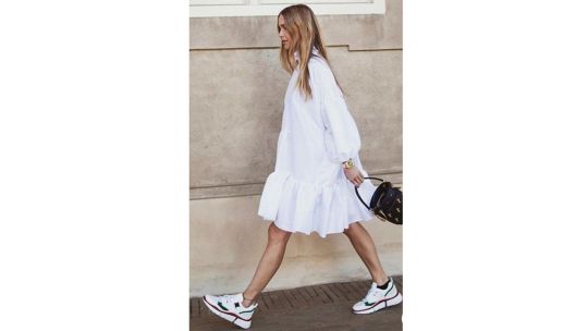 Vestido y zapatillas: lino, maxidress y estampados, así podrás llevarlo en verano 2024