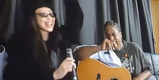 Jennie Kim y Daniel Caesar