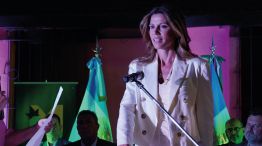 Adela Arning jura como intendente de Mendiolaza