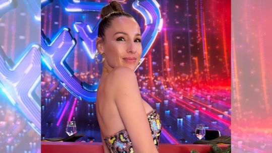 Pampita lleva el animal print a otro nivel con un minivestido ideal para estas fiestas