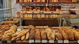 El kilo de pan se consigue en el Gran Buenos Aires desde los $1.300 pesos.