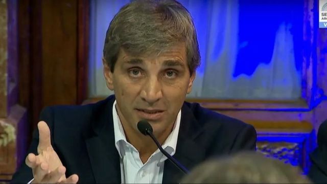 Las dos peleas de Caputo en el Congreso: jubilaciones y ganancias