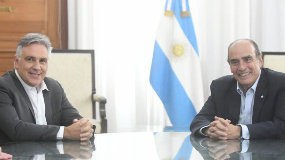 Martín Llaryora junto a Guillermo Francos