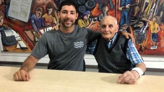 Villa María: Con 96 años se tiró en paracaídas junto a su nieto