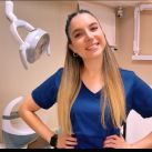 “Carillas de Resina: La sonrisa que todos quieren” por la Dra. Karina Pugliese de Araoz Dental