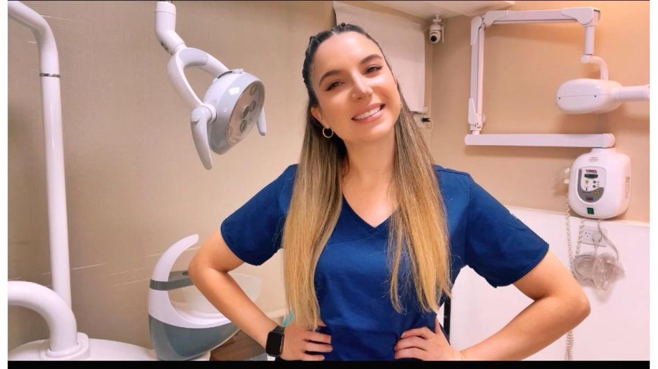 “Carillas de Resina: La sonrisa que todos quieren” por la Dra. Karina Pugliese de Araoz Dental