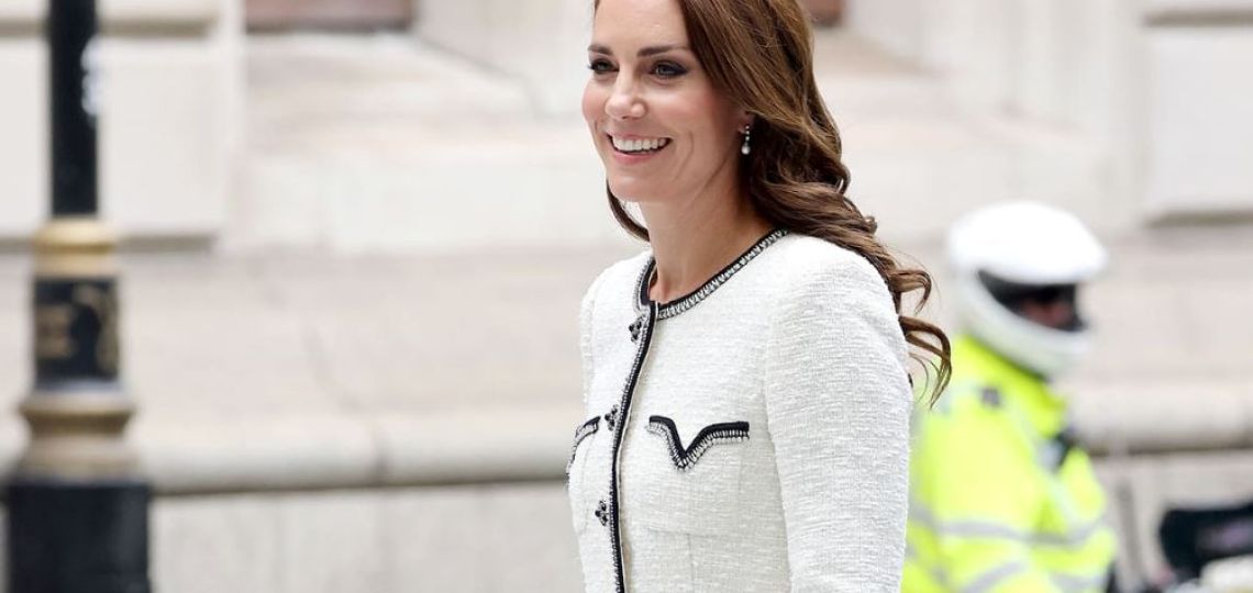 Kate Middleton luce este básico atemporal de la forma más clásica