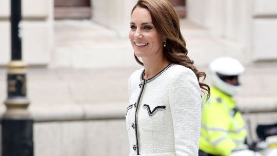 Kate Middleton luce este básico atemporal de la forma más clásica
