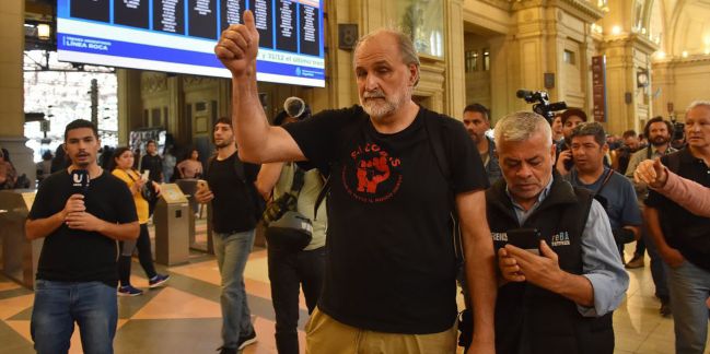Marcha piquetera Eduardo Belliboni en la estación  Constitución 
