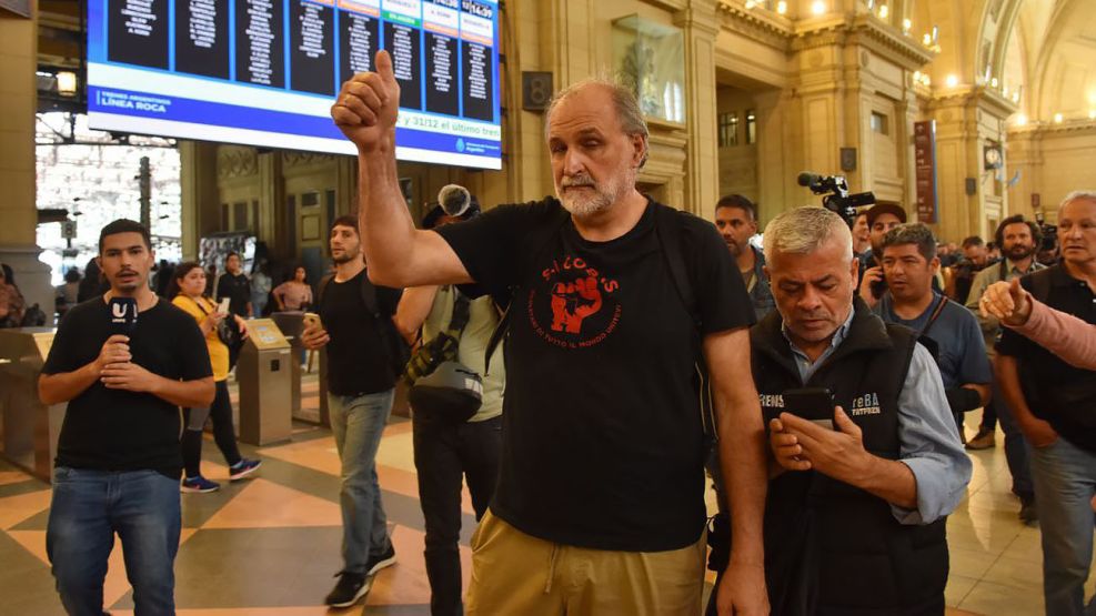 Marcha piquetera Eduardo Belliboni en la estación  Constitución 