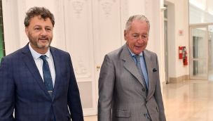 El presidente de la Unión Industrial Argentina (UIA) Daniel Funes de Rioja junto al secretario de Trabajo Omar Yasin