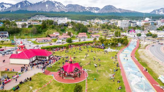 Ushuaia festejó su “día más largo” con recitales y funciones teatrales