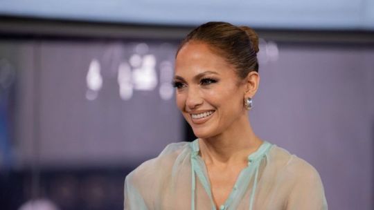 Jennifer López confirma que los skinny jeans siguen siendo tendencia