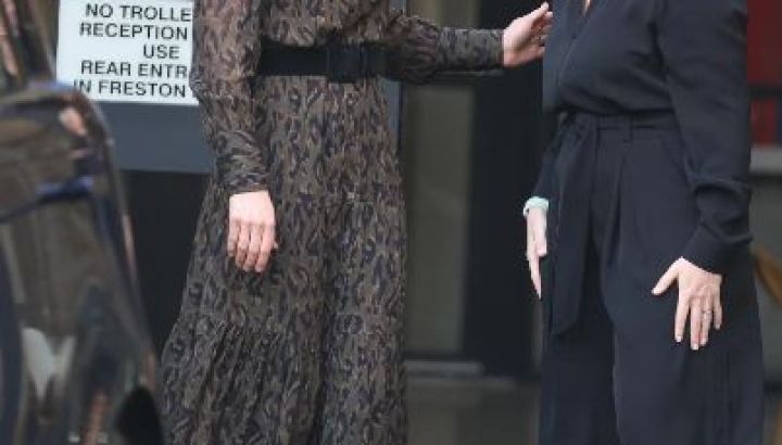 Ideas de look de vestidos con botas para el cierre de otoño e inicio de invierno