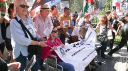 Ronda de las Madres de Plaza de Mayo y organizaciones