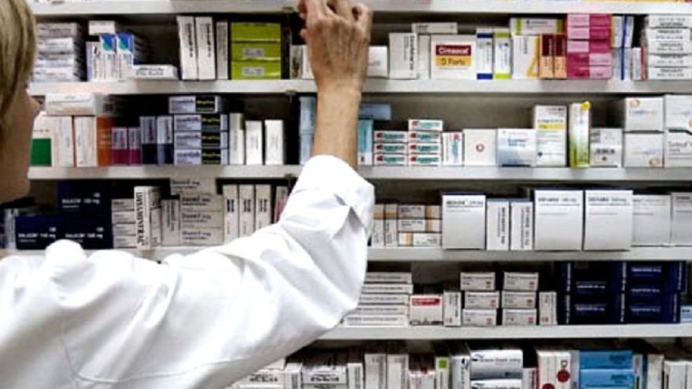 Farmacéuticos alertan por el cierre de farmacias.