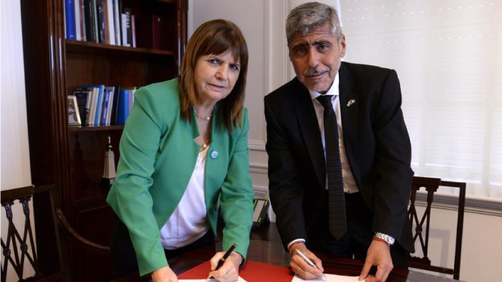 Patricia Bullrich junto a Juan Pablo Quinteros