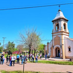 Roque Pérez es el pueblo de las dos iglesias principales: la primitiva de 1839 y la actual San Juan Bautista de 1936.