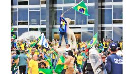 2023_01_07_brasil_protesta_bandera_afp_g