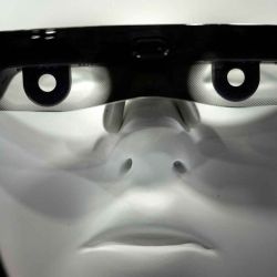Vixion01, gafas de enfoque automático de Vision, se ve durante CES Unveiled en el Mandalay Bay Convention Center, en Las Vegas. Foto de Brendan Smialowski / AFP | Foto:AFP