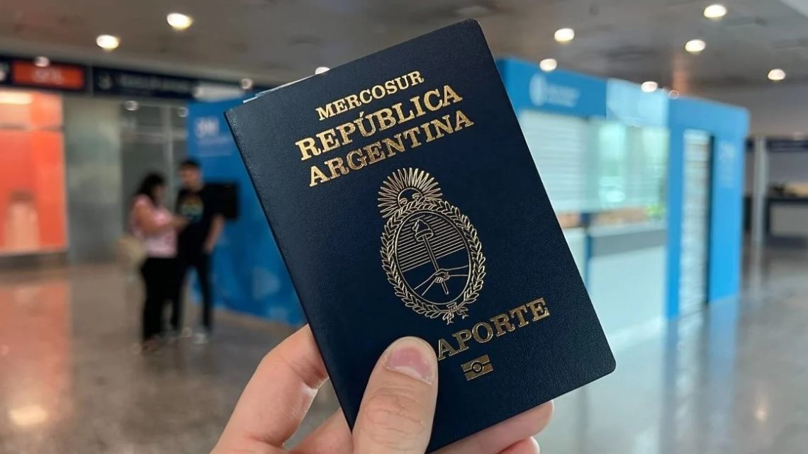 Ajuste De Tarifas Renaper Actualiz Los Costos Para Tramitar El DNI Y   Pasaporte En Arg 1733661 