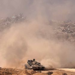 Un tanque del ejército israelí rodando en el centro de la Franja de Gaza, en medio de las batallas en curso entre Israel y el grupo militante Hamás. Foto de Menahem KAHANA / AFP | Foto:AFP